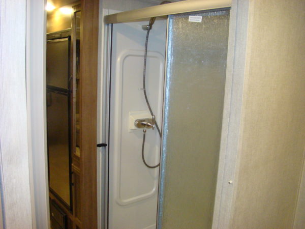 2020 32’ class c rv interior shower