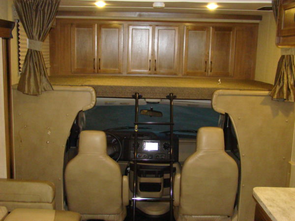 2020 32’ class c rv for rent interior bunk bed