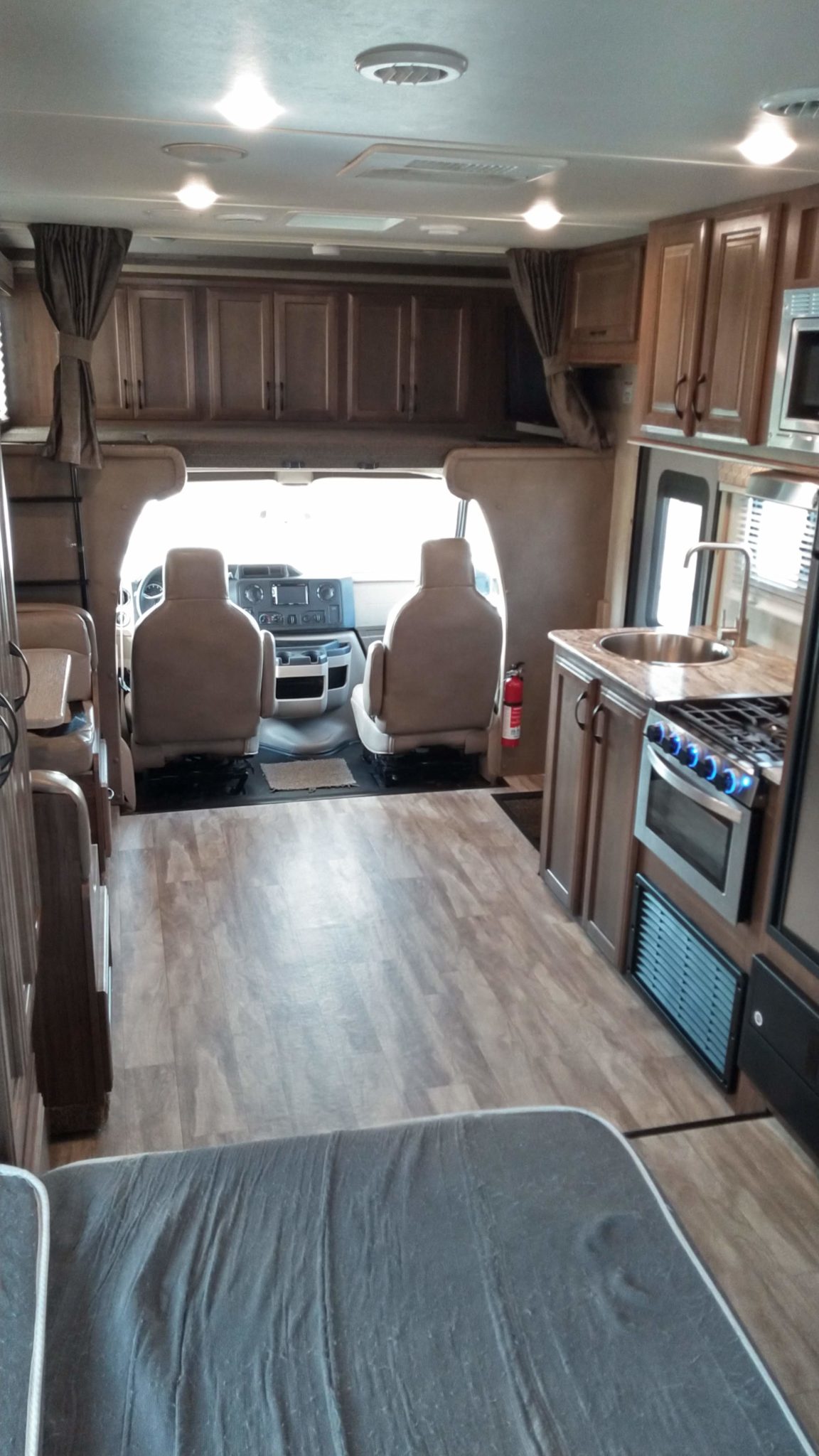 Unlimited Mileage – 25’ Class C RV with full wall slide out - Campers 4 ...